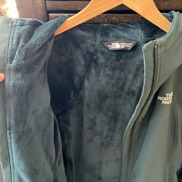 The North Face hunter green, fleece lined hooded coat. - Picture 4 of 4